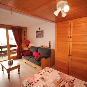https://studio-appartement-les-saissies-73620-hauteluces-plein.hotels-rhonealpes.com